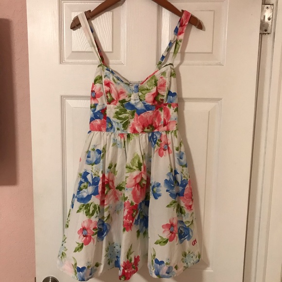 Gilly Hicks Dresses & Skirts - Gilly Hicks womens mini short dress M white flower